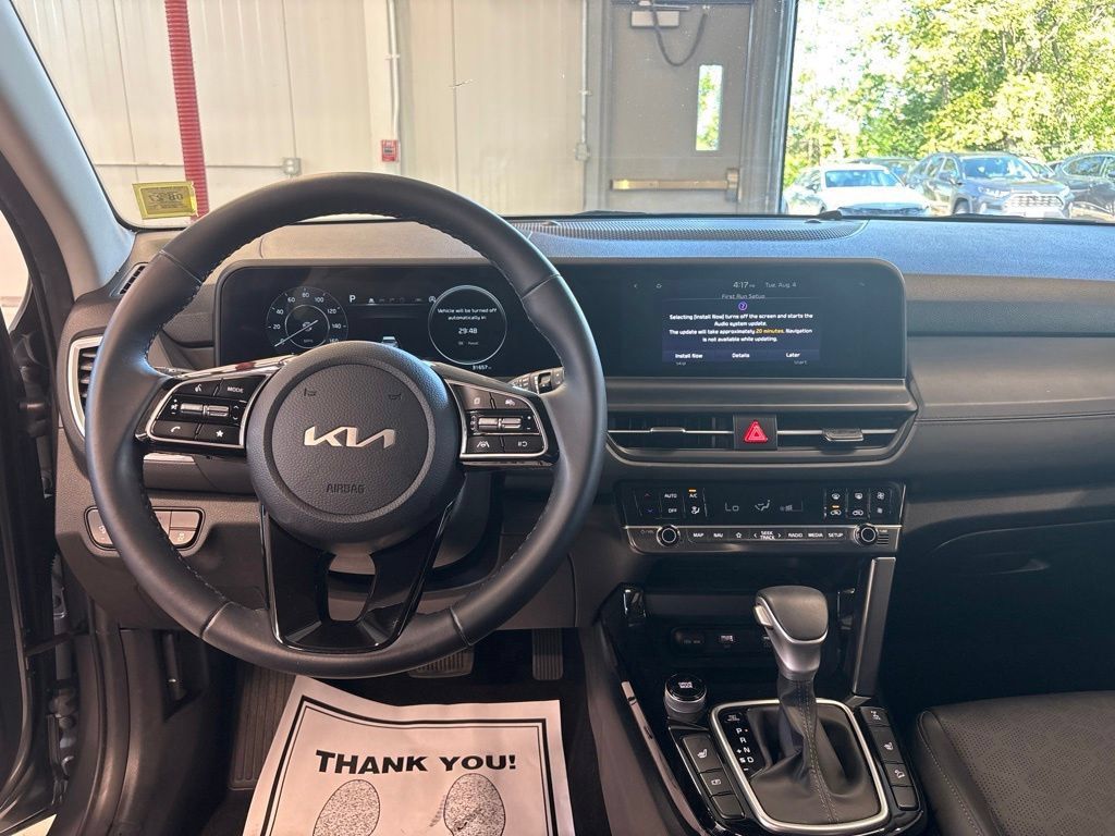Certified 2024 Kia Seltos EX AWD/4WD image 12