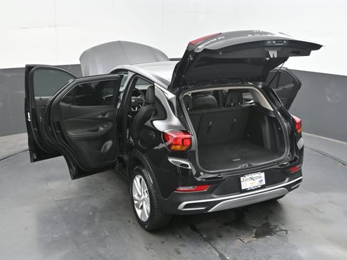 Used 2025 Buick Encore GX Preferred AWD/4WD image 41