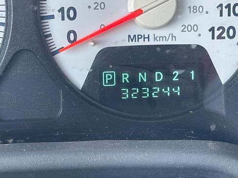 Used 2006 Dodge Ram 2500 Truck SLT image 39