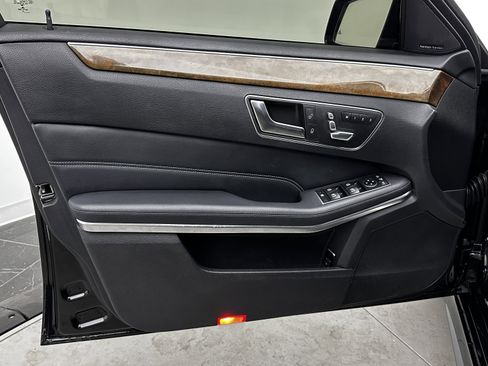 Used 2016 Mercedes-Benz E 350 Sedan w/ Premium Package image 12