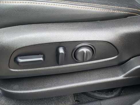 Used 2019 GMC Terrain SLT w/ Preferred Package image 9