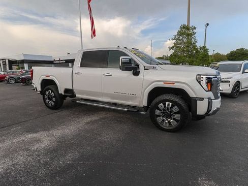 Used 2025 GMC Sierra 3500 Denali w/ Denali Reserve Package AWD/4WD image 12