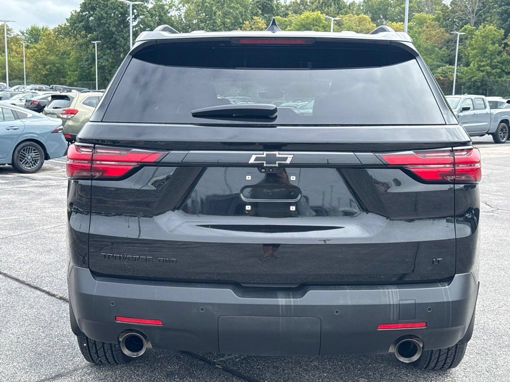 Certified 2022 Chevrolet Traverse LT w/ Midnight/Sport Edition AWD/4WD image 4
