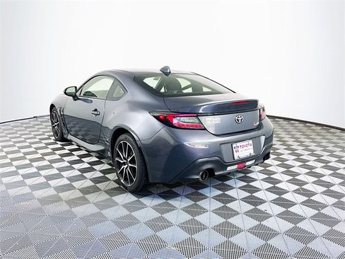 Certified 2023 Toyota GR86 image 3