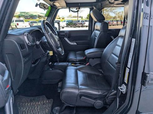 Used 2012 Jeep Wrangler Unlimited Rubicon AWD/4WD image 2