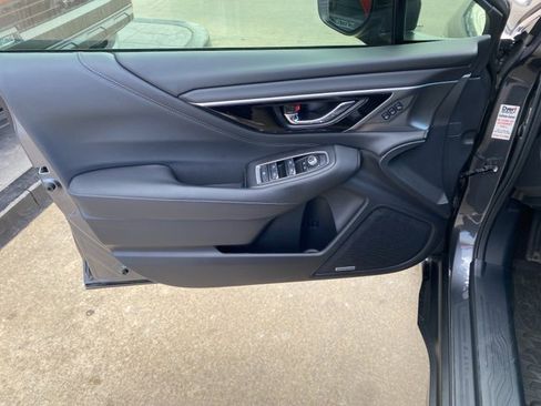 Used 2021 Subaru Outback Limited image 19