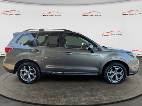 Used 2017 Subaru Forester 2.5i Touring AWD/4WD image 6