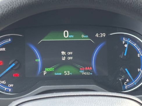 Used 2025 Toyota RAV4 LE image 40