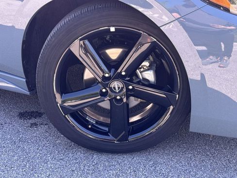 Used 2024 Nissan Sentra SR w/ SR Premium Package FWD image 19