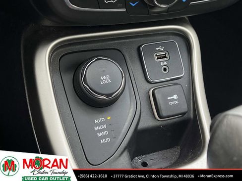 Used 2017 Jeep Compass Latitude w/ Popular Equipment Group image 23