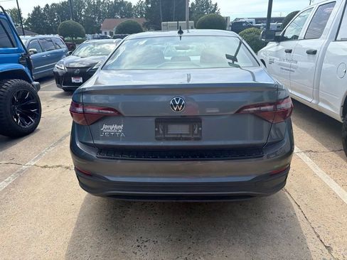 Used 2023 Volkswagen Jetta Sport FWD image 5