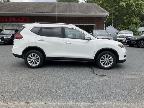 Used 2018 Nissan Rogue SV AWD/4WD image 4