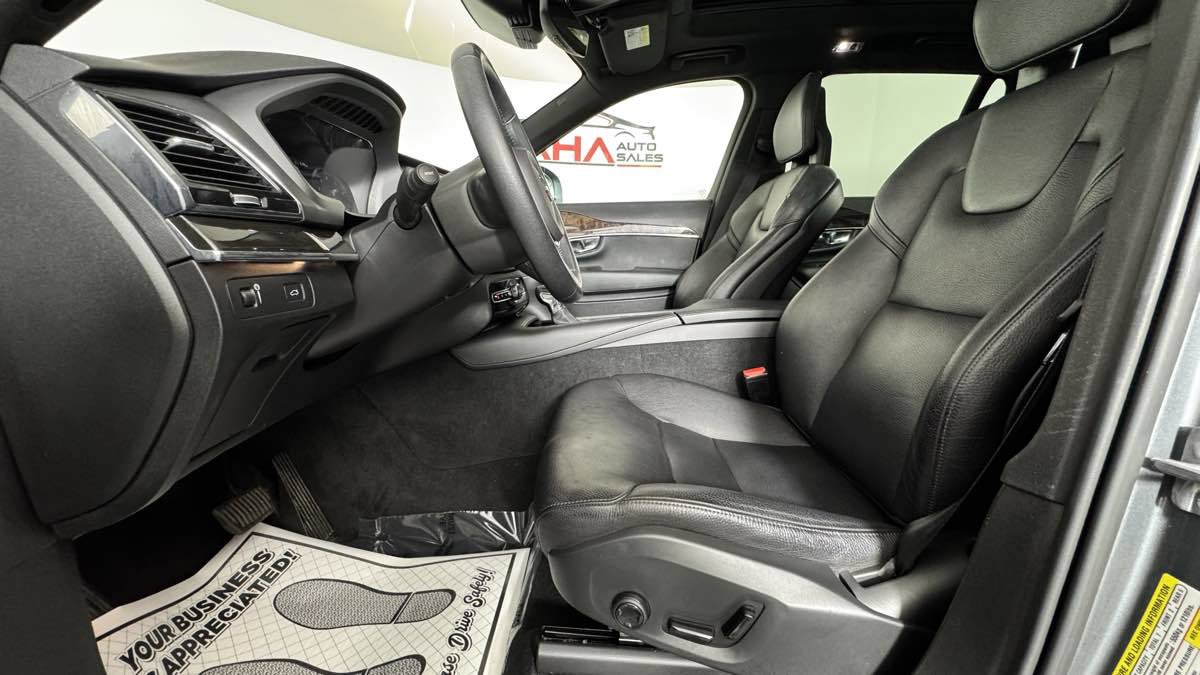Used 2018 Volvo XC90 T6 Momentum w/ Convenience Package AWD/4WD image 17