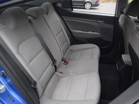 Used 2017 Hyundai Elantra SE image 9