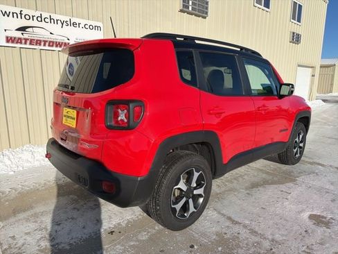 Used 2022 Jeep Renegade Trailhawk image 7