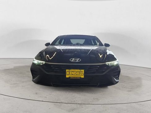 Used 2025 Hyundai Elantra SEL FWD image 8