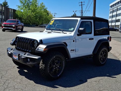 Used 2022 Jeep Wrangler Sport AWD/4WD image 3