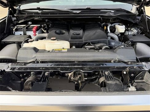 Used 2024 Toyota Tundra Limited image 32