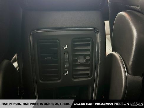 Used 2021 Jeep Grand Cherokee Laredo X AWD/4WD image 25