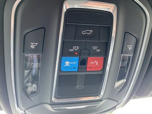 Used 2024 Jeep Grand Cherokee L Limited image 16