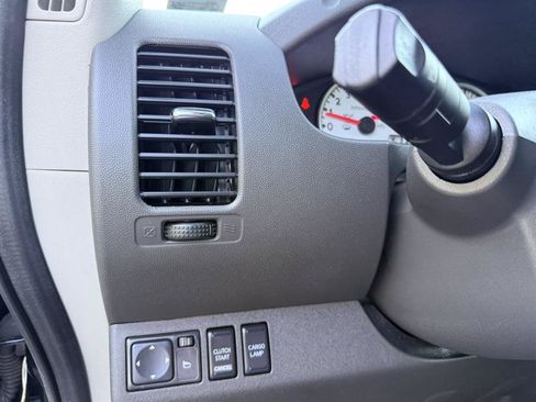 Used 2012 Nissan Frontier PRO-4X AWD/4WD image 24