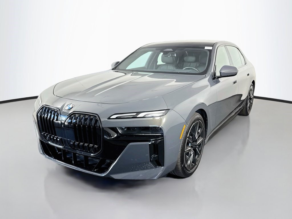 Used 2026 BMW 740i w/ Premium Package RWD image 4
