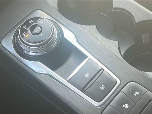 Used 2021 Ford Escape Titanium image 31