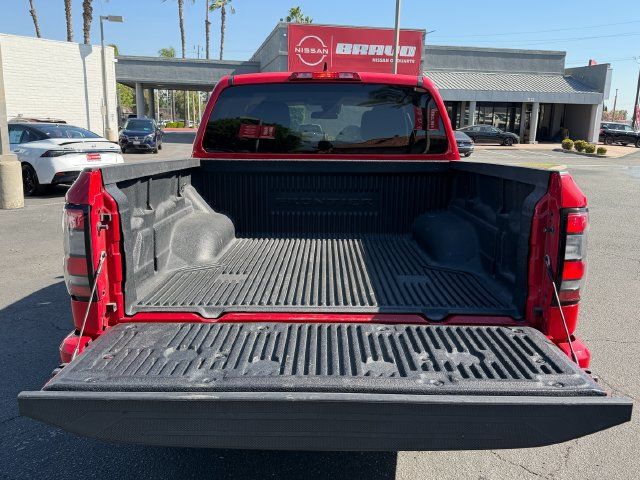 Used 2024 Nissan Frontier SV RWD image 5