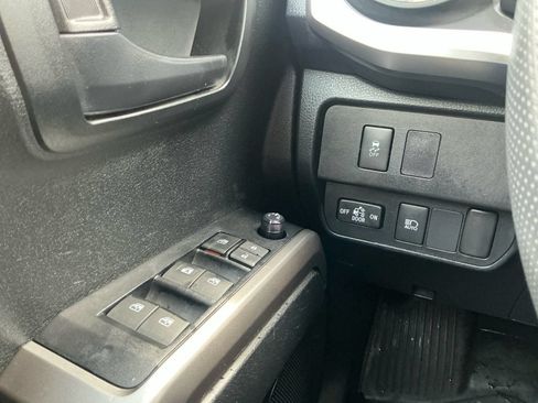 Used 2022 Toyota Tacoma SR5 w/ Technology Package AWD/4WD image 20