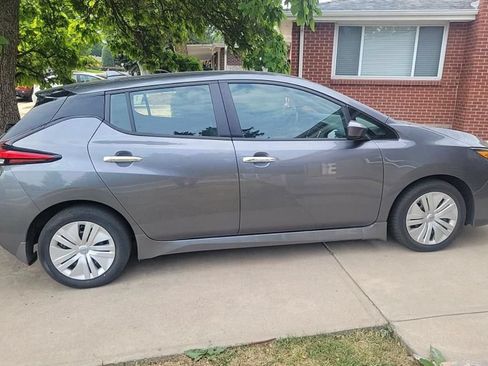Used 2025 Nissan Leaf S FWD image 9