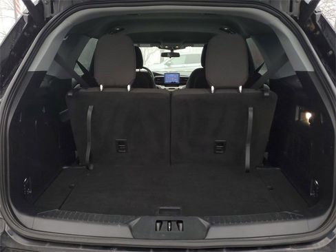 Certified 2023 Ford Explorer XLT image 8