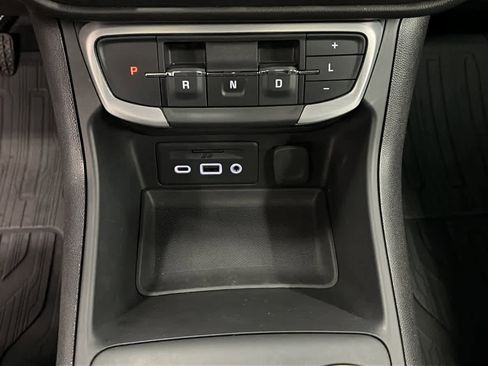 Certified 2024 GMC Terrain SLT w/ Infotainment Package II image 21