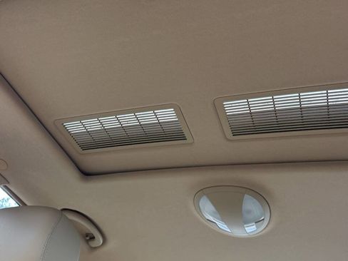 Used 2009 Mercedes-Benz E 350 Sedan image 18