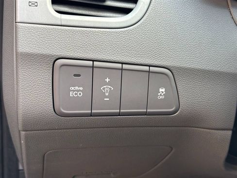 Used 2015 Hyundai Elantra SE w/ Option Group 02 FWD image 26