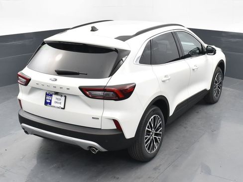 New 2025 Ford Escape SE FWD image 24