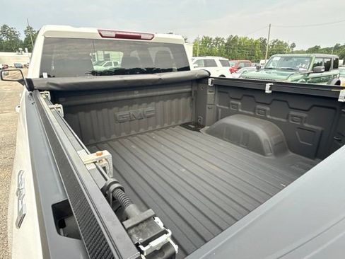Used 2023 GMC Sierra 1500 Elevation AWD/4WD image 13