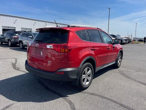 Used 2015 Toyota RAV4 XLE AWD/4WD image 4