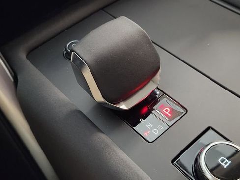 New 2026 Land Rover Discovery Limited Edition AWD/4WD image 19
