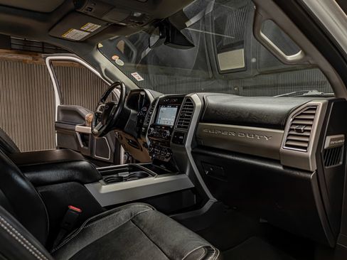 Used 2017 Ford F350 Lariat w/ Lariat Ultimate Package AWD/4WD image 17