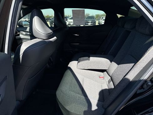 Certified 2023 Toyota Crown XLE image 23