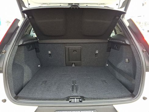 Used 2019 Volvo XC40 T5 Momentum image 29