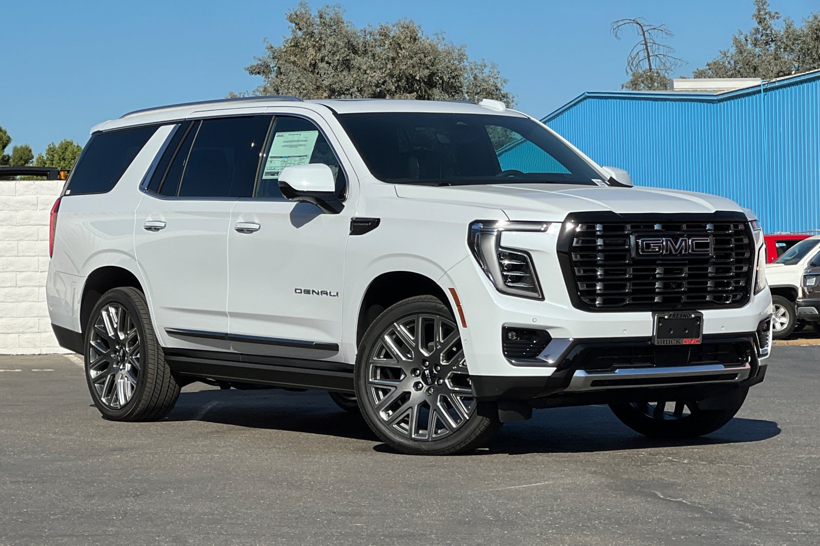 New 2026 GMC Yukon Denali Ultimate w/ LPO, Illumination Package AWD/4WD image 2