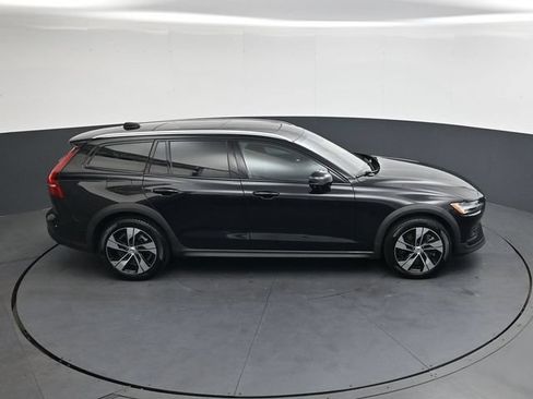Used 2025 Volvo V60 B5 Cross Country Plus AWD/4WD image 24