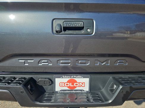 Used 2021 Toyota Tacoma TRD Off-Road w/ TRD Premium Off Road Package image 31