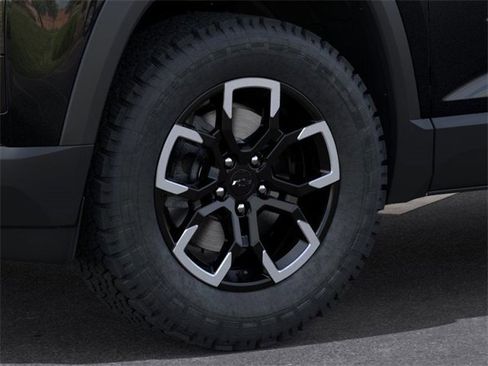 New 2026 Chevrolet Equinox ACTIV w/ Convenience Package III image 9