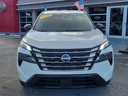 Used 2025 Nissan Rogue S image 2