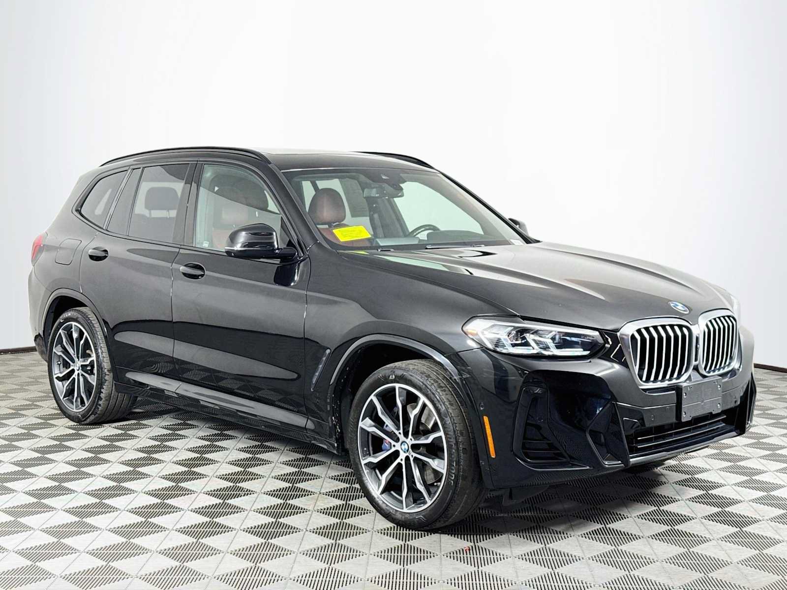 Used 2022 BMW X3 xDrive30i w/ Premium Package Enhanced AWD/4WD image 3