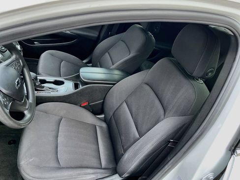 Used 2021 Chevrolet Malibu LT FWD image 17
