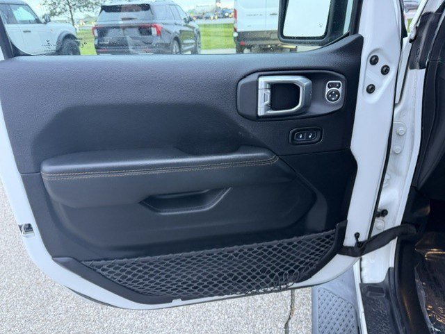 Used 2021 Jeep Gladiator Overland AWD/4WD image 11