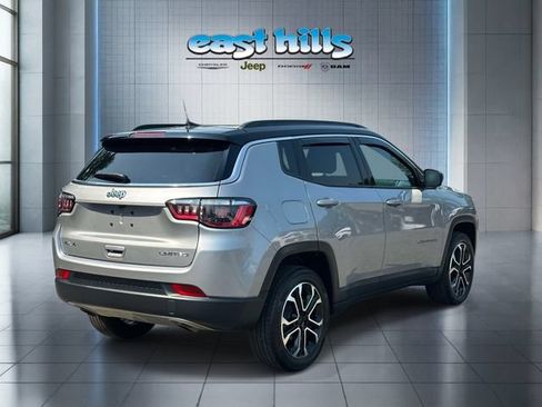 Used 2023 Jeep Compass Limited w/ Sun and Sound Group AWD/4WD image 3